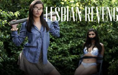 Emily Willis , Gianna Dior - Nerds Breaking Point