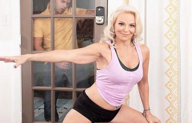 Jynn - Jynn Fucks Her Daughters Peeping Fiance