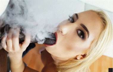 Sierra Nicole - Hot Blonde Smokes A Bbc For The First Time 