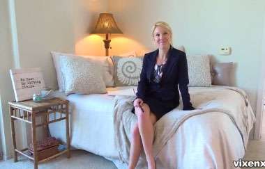 Laura Bentley - Making A Milf-estate Video