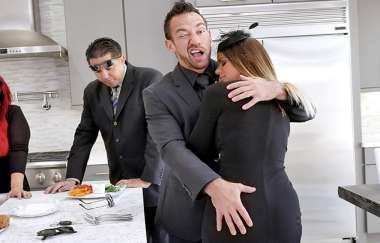 Brooklyn Chase - Fuck The Pain Away - Milfty