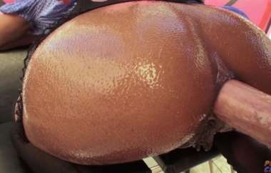 Evanni Solei - Shows Off Her Anal Skills - Upherasshole