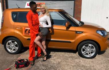 Amber Jayne - Longwood Goes Deep Into Amber Jayne