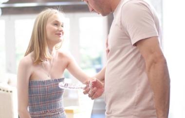 Alicia Williams - Horny Stepsis Leaves Dildo In Dishwasher