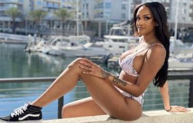 Zoey Sinn - Zoeys Pussy Gets Sinfully Filled