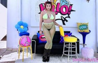 Roxie Sinner - Roxie Gets Dripping Wet