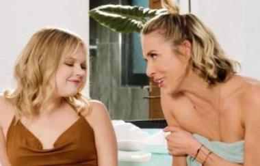 Aiden Ashley, Coco Lovelock - Airing Out The Dirty Laundry