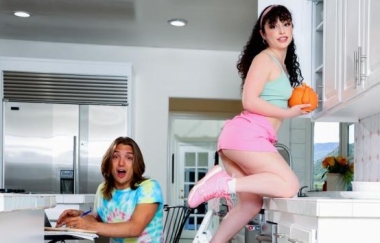 Pixie Smalls - Things Are Looking Up(skirt)!