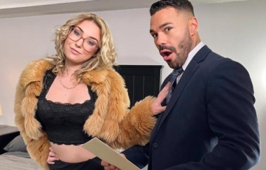 Nicki Hunter - Big Realtor, Tiny Ass