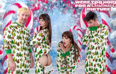Lana Smalls, Lexi Luna - Were Too Horny For A Christmas Card Picture