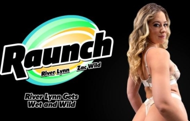 River Lynn - Gets Wet And Wild